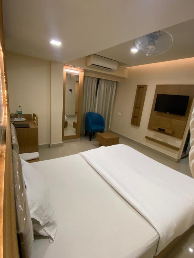 Greens Suite - Business Class Hotel - Opposite Ripon Building Chennai Eksteriør bilde