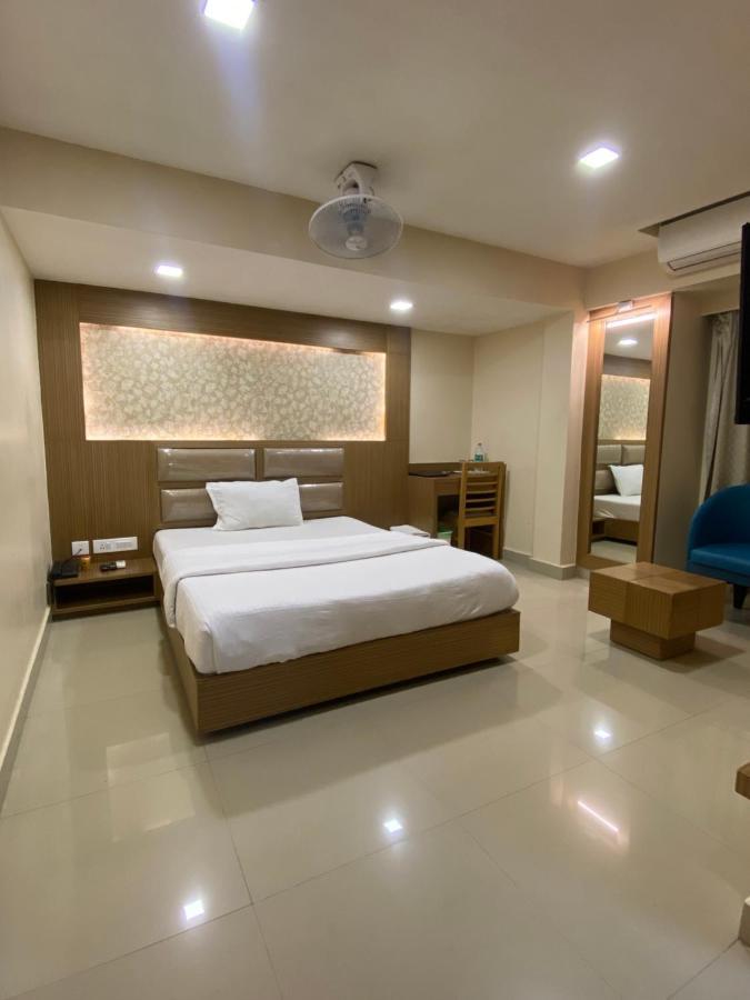Greens Suite - Business Class Hotel - Opposite Ripon Building Chennai Eksteriør bilde