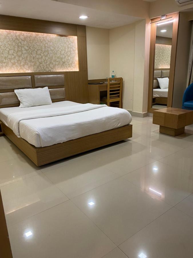 Greens Suite - Business Class Hotel - Opposite Ripon Building Chennai Eksteriør bilde